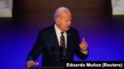 El presidente Joe Biden pronuncia un discurso en el aniversario del ataque del 6 de enero de 2021 contra el Capitolio en un evento de campaña cerca de Valley Forge, Pensilvania, el 5 de enero de 2024. (REUTERS/Eduardo Muñoz).
