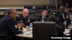 Presidente Obama con los miembros del Estado Mayor Conjunto.