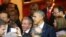 Barack Obama, presidente de Estados Unidos y el general Raúl Castro, en un encuentro informal de la inauguración de la Cumpre de las Américas.
