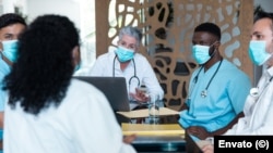 La OIT pidió cuentas al régimen cubano en 2024 sobre el convenio de trabajo forzoso y, en este contexto, la ASIC insertó sus críticas sobre las misiones médicas. (Imagen de referencia)