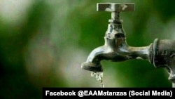 El servicio de agua potable se ha convertido en un lujo para muchas localidades de Cuba. 