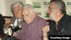 Agustín Alles (Centro).