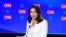 La congresista de Hawai Tulsi Gabbard criticó severamente a la senadora de California Kamala Harris (Foto: Jim Watson/AFP).