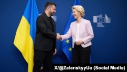 El presidente de Ucrania, Volodymyr Zelenskyy se reunió este domingo en Bruselas con la presidenta de la Comisión Europea, Ursula von der Leyen. (X/@ZelenskyyUa)