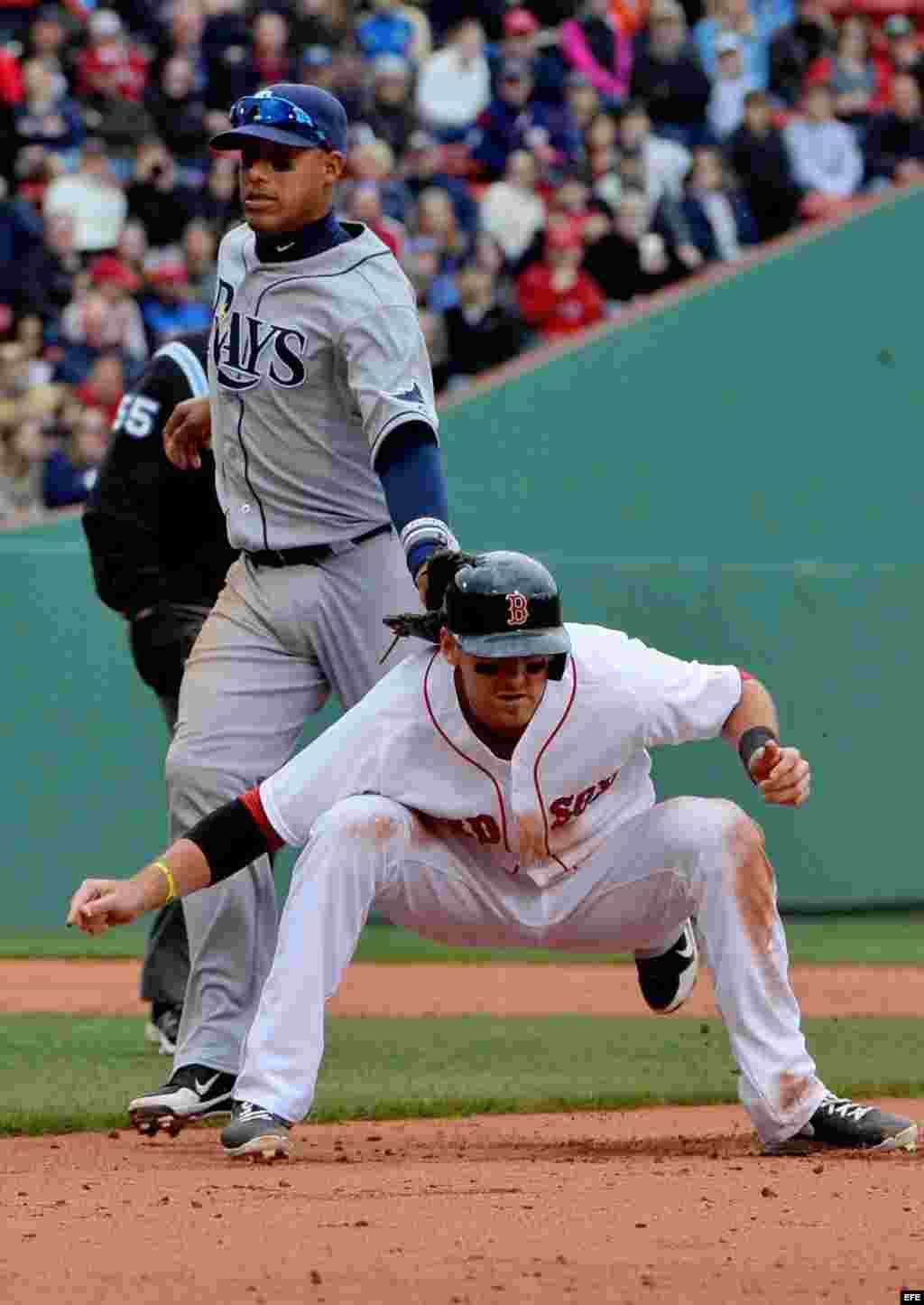 El torpedero de Tampa Bay, Yunel Escobar (i). 